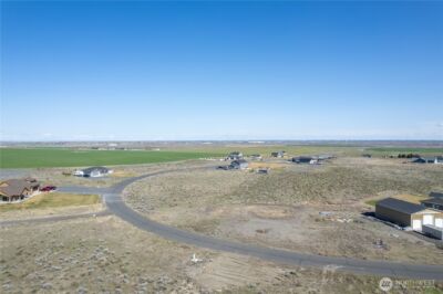595 SE Desert Hills Loop , Moses Lake, WA 98837