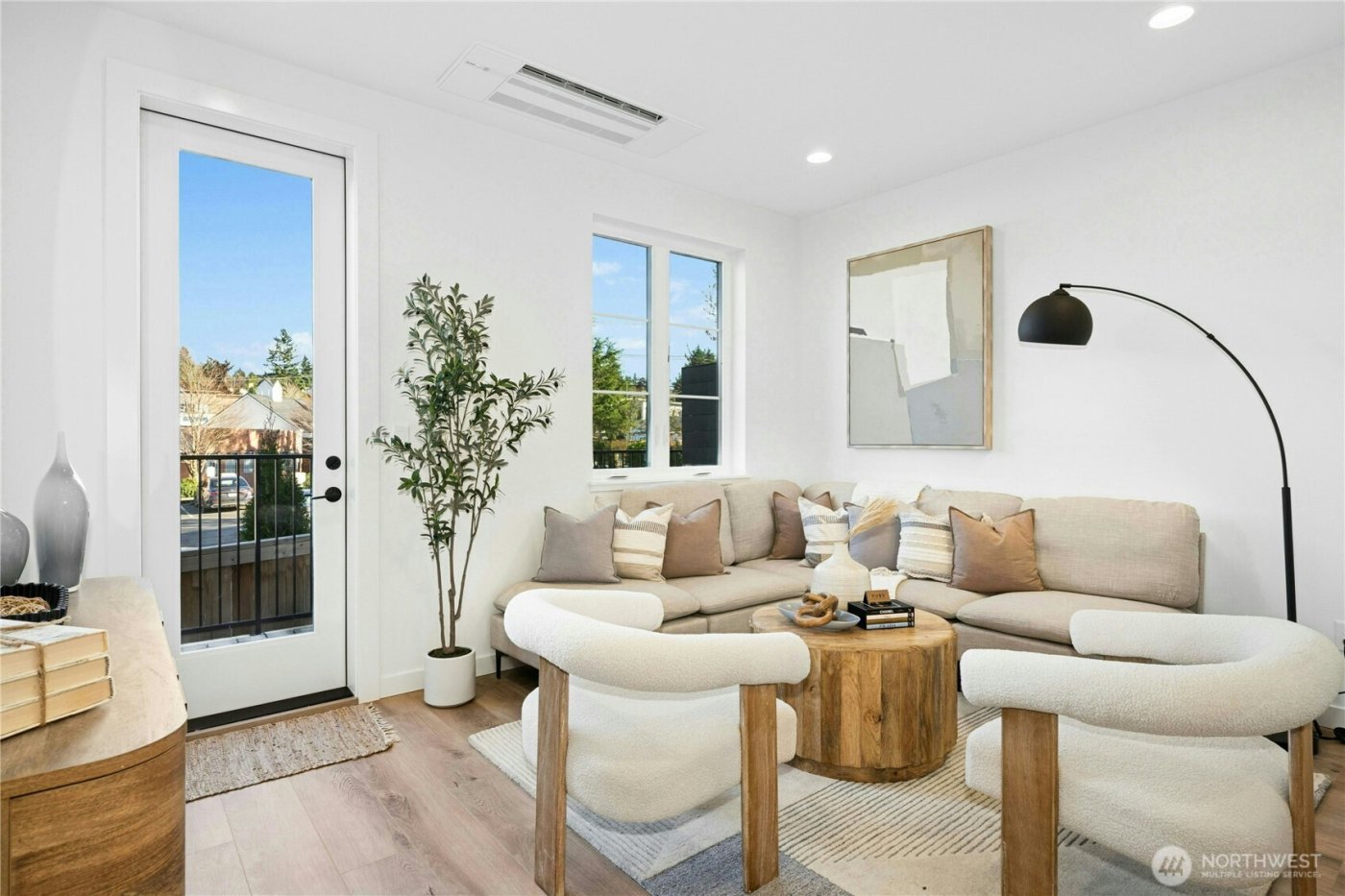 116 B 2nd Street S #B, Kirkland, WA 98033