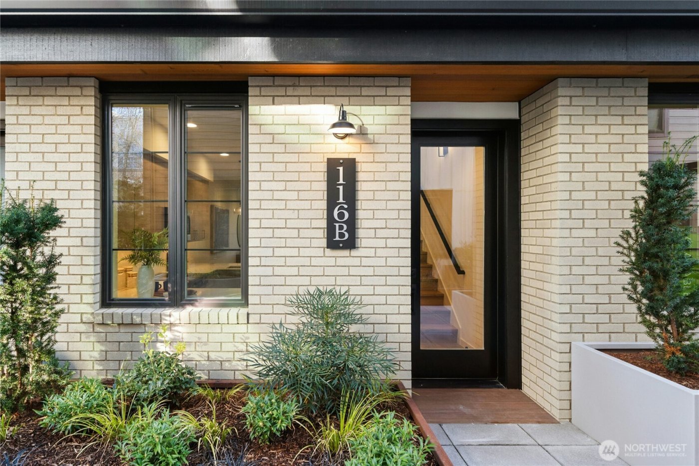 116 B 2nd Street S #B, Kirkland, WA 98033