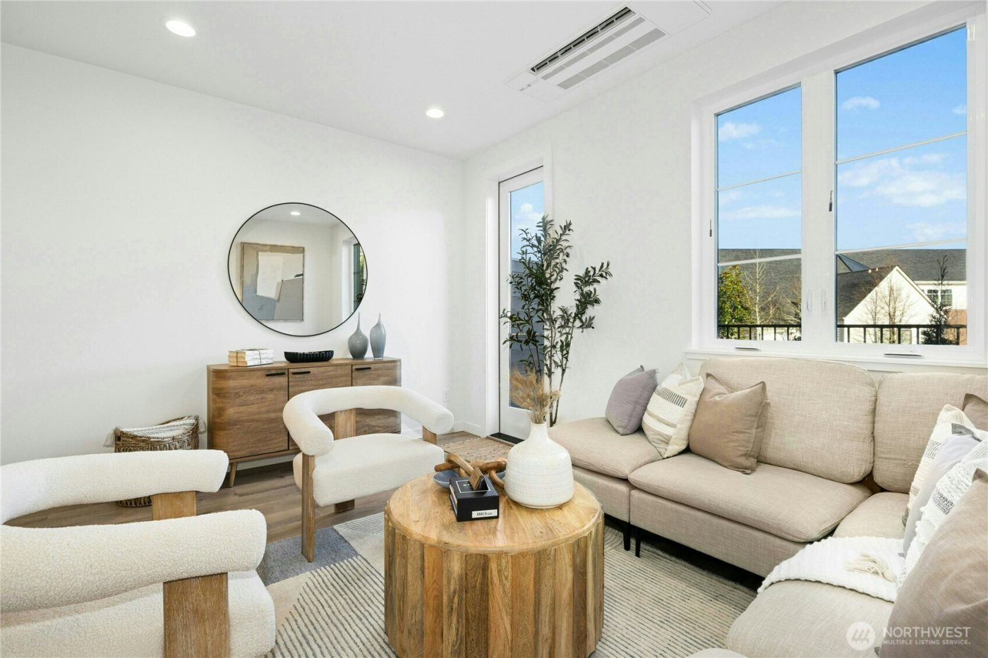 116 B 2nd Street S #B, Kirkland, WA 98033