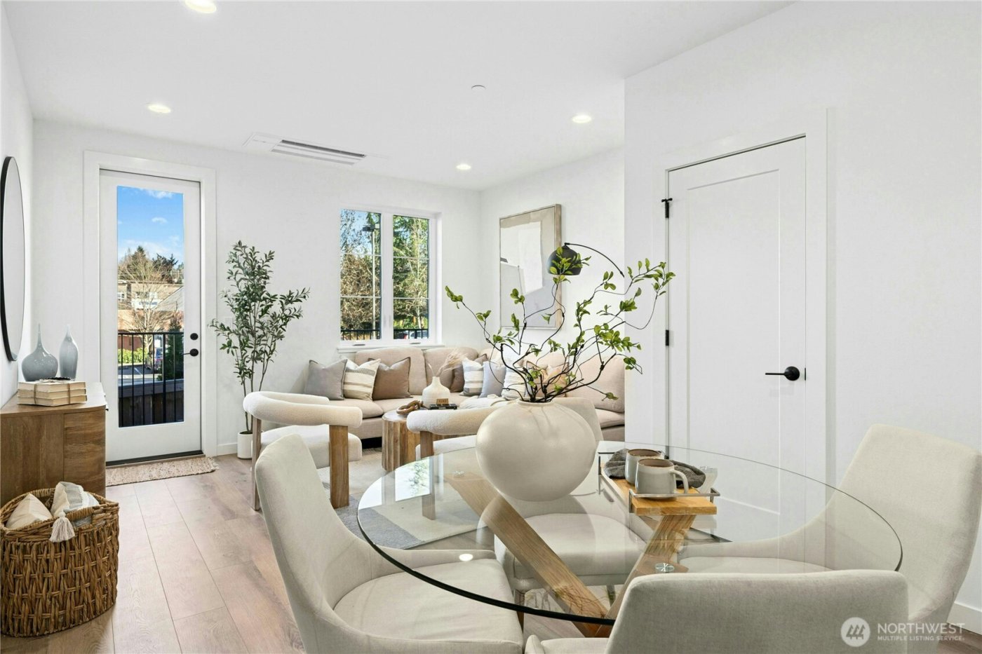 116 B 2nd Street S #B, Kirkland, WA 98033