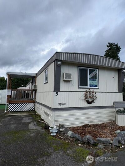 7031 NE 175th Street #5, Kenmore, WA 98028 - Photo 2