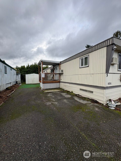 7031 NE 175th Street #5, Kenmore, WA 98028