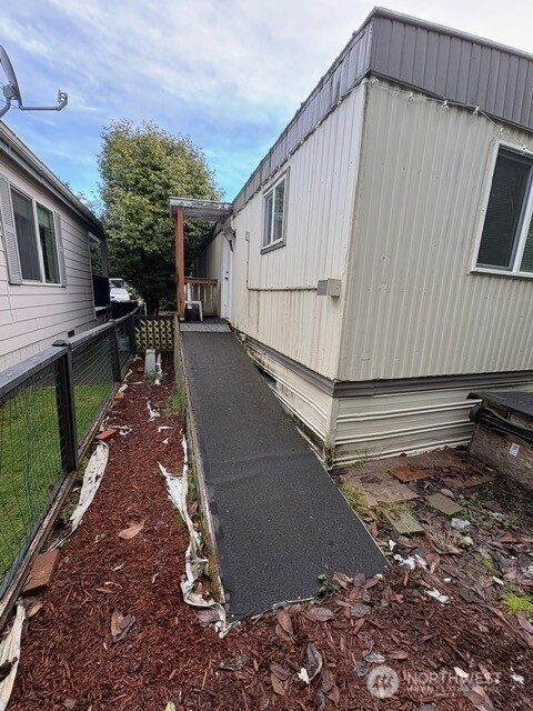 7031 NE 175th Street #5, Kenmore, WA 98028