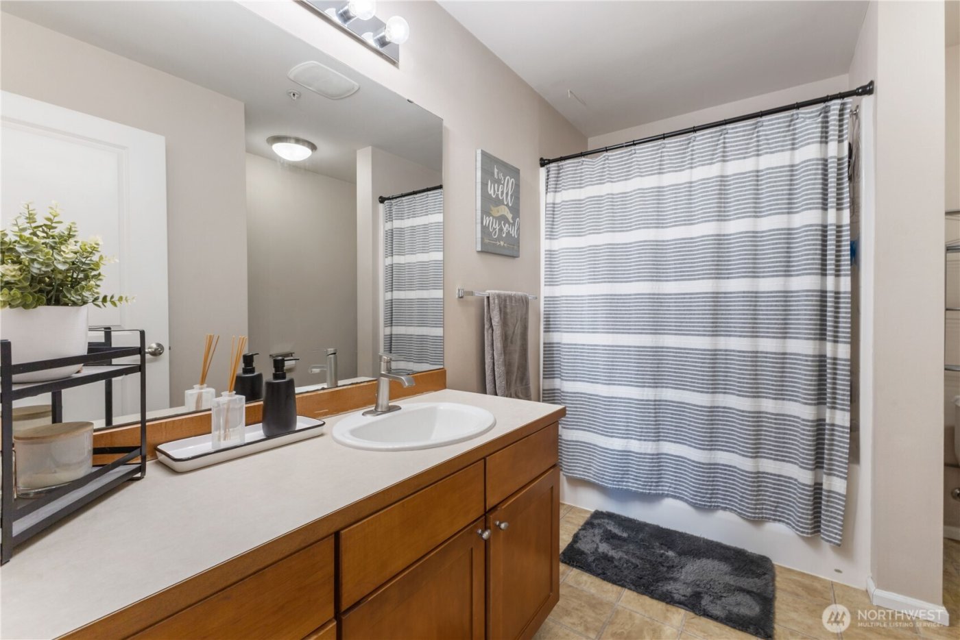 21430 40th Place S #A, SeaTac, WA 98198-4252