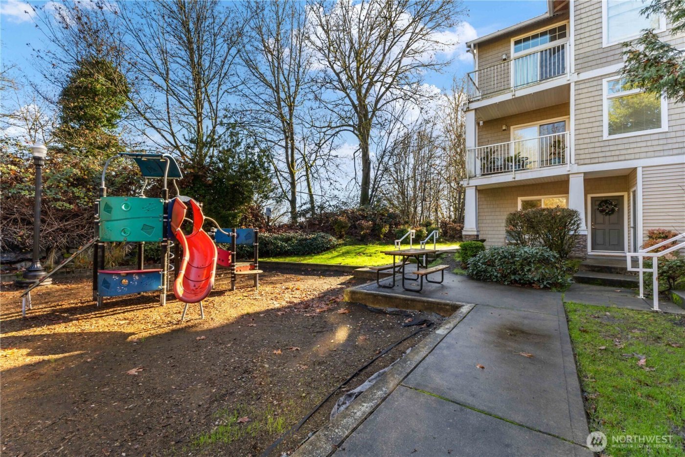 21430 40th Place S #A, SeaTac, WA 98198-4252