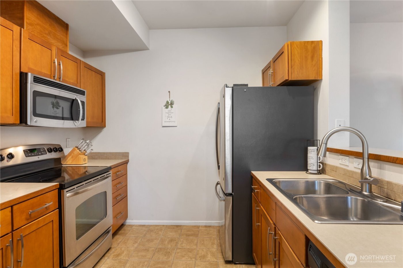 21430 40th Place S #A, SeaTac, WA 98198-4252