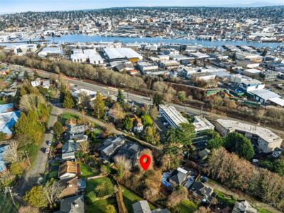 4019 Burton Place W, Seattle, WA 98199 - Photo 2