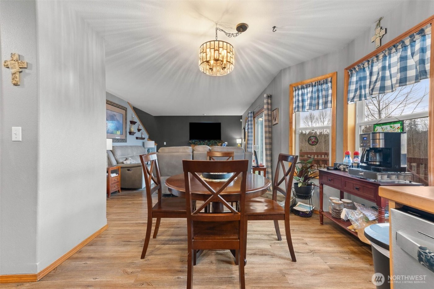 648 Kaitlyn St W , Eatonville, WA 98328