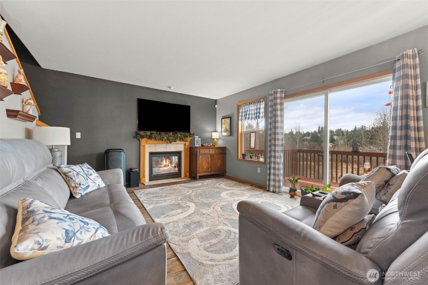 648 Kaitlyn St W , Eatonville, WA 98328