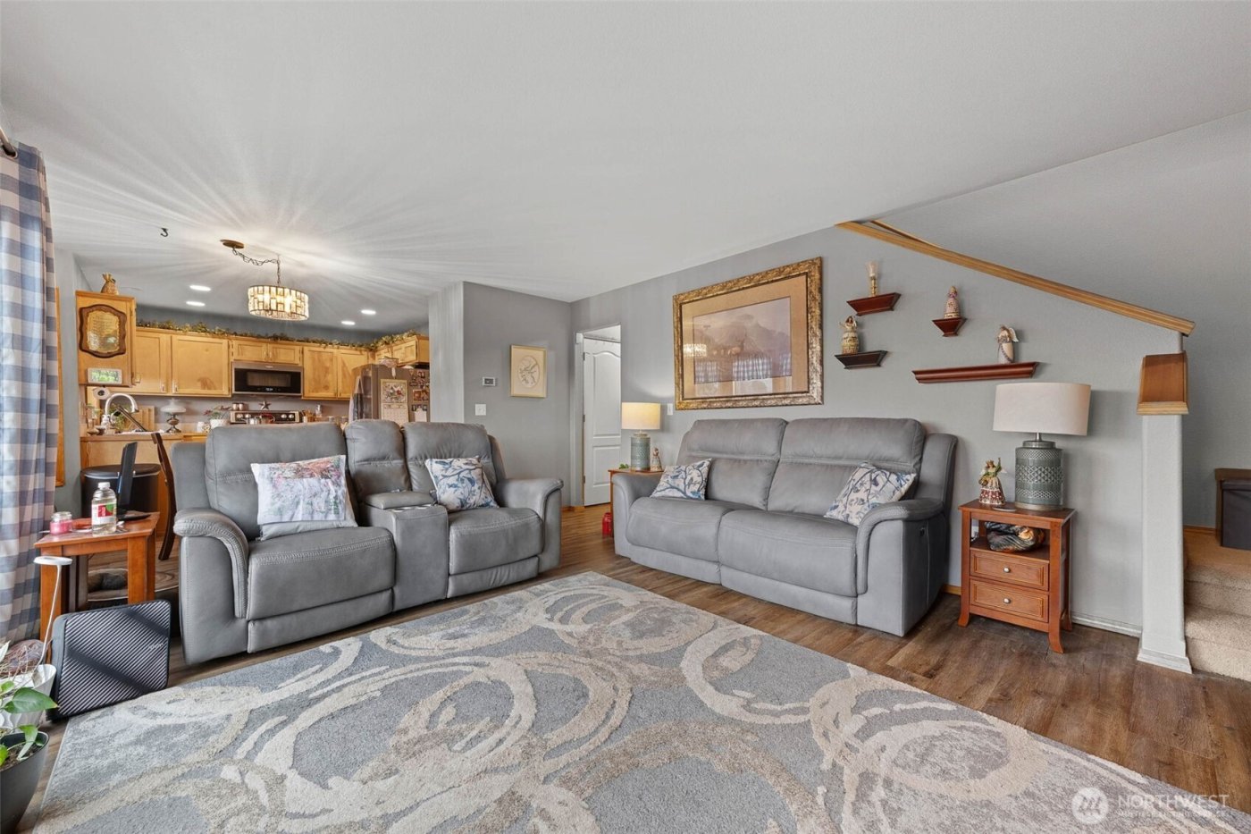 648 Kaitlyn St W , Eatonville, WA 98328