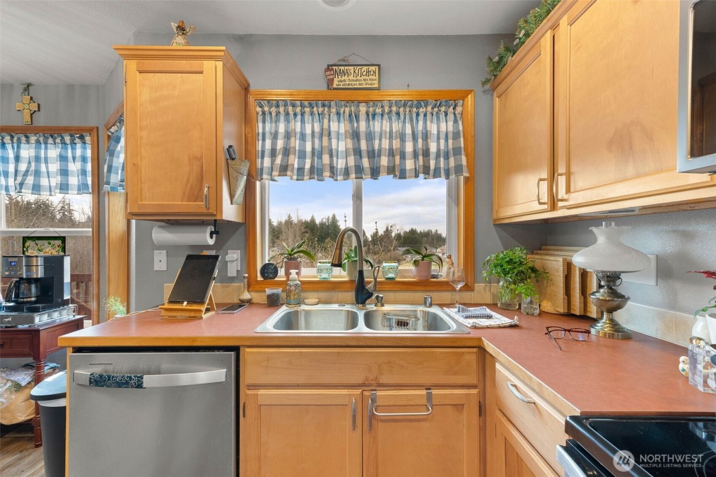 648 Kaitlyn St W , Eatonville, WA 98328