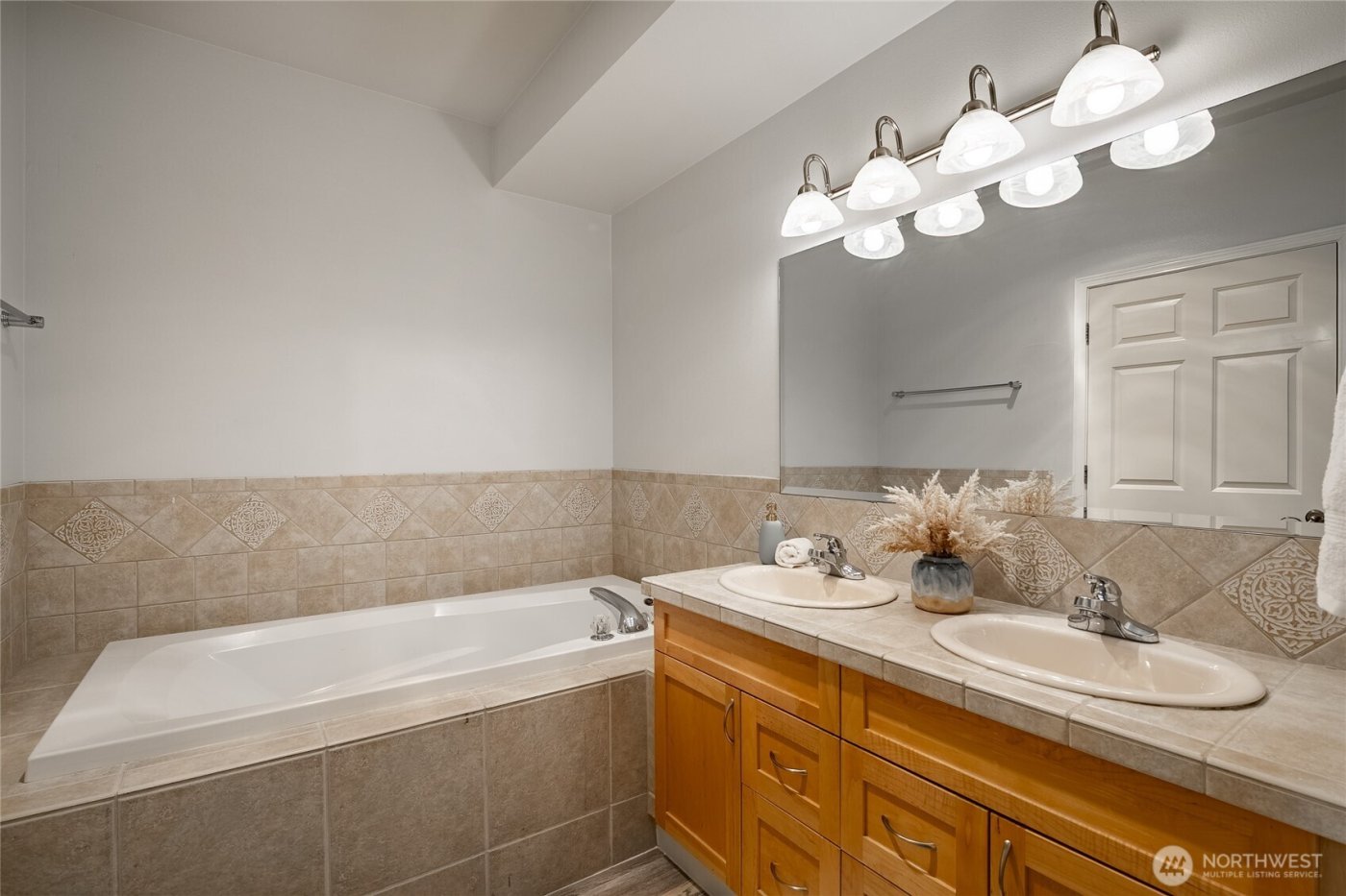 15000 Juanita Drive NE #307, Kenmore, WA 98028