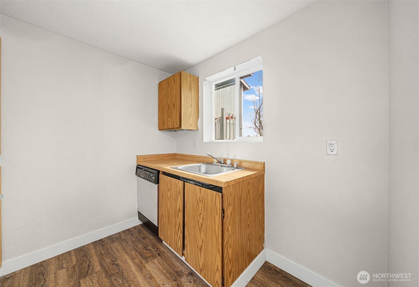 3322 I Street #F202, Auburn, WA 98002