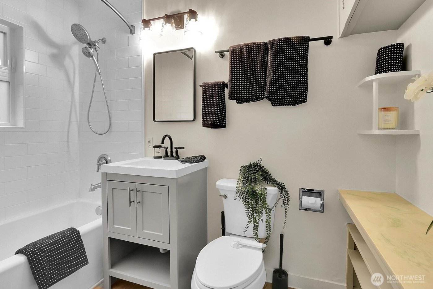 1021 Walnut Street , Edmonds, WA 98020