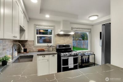 1021 Walnut Street , Edmonds, WA 98020 - Photo 2