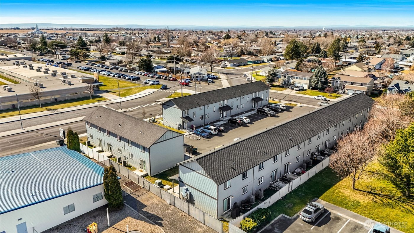1525 S Monroe Street , Moses Lake, WA 98837