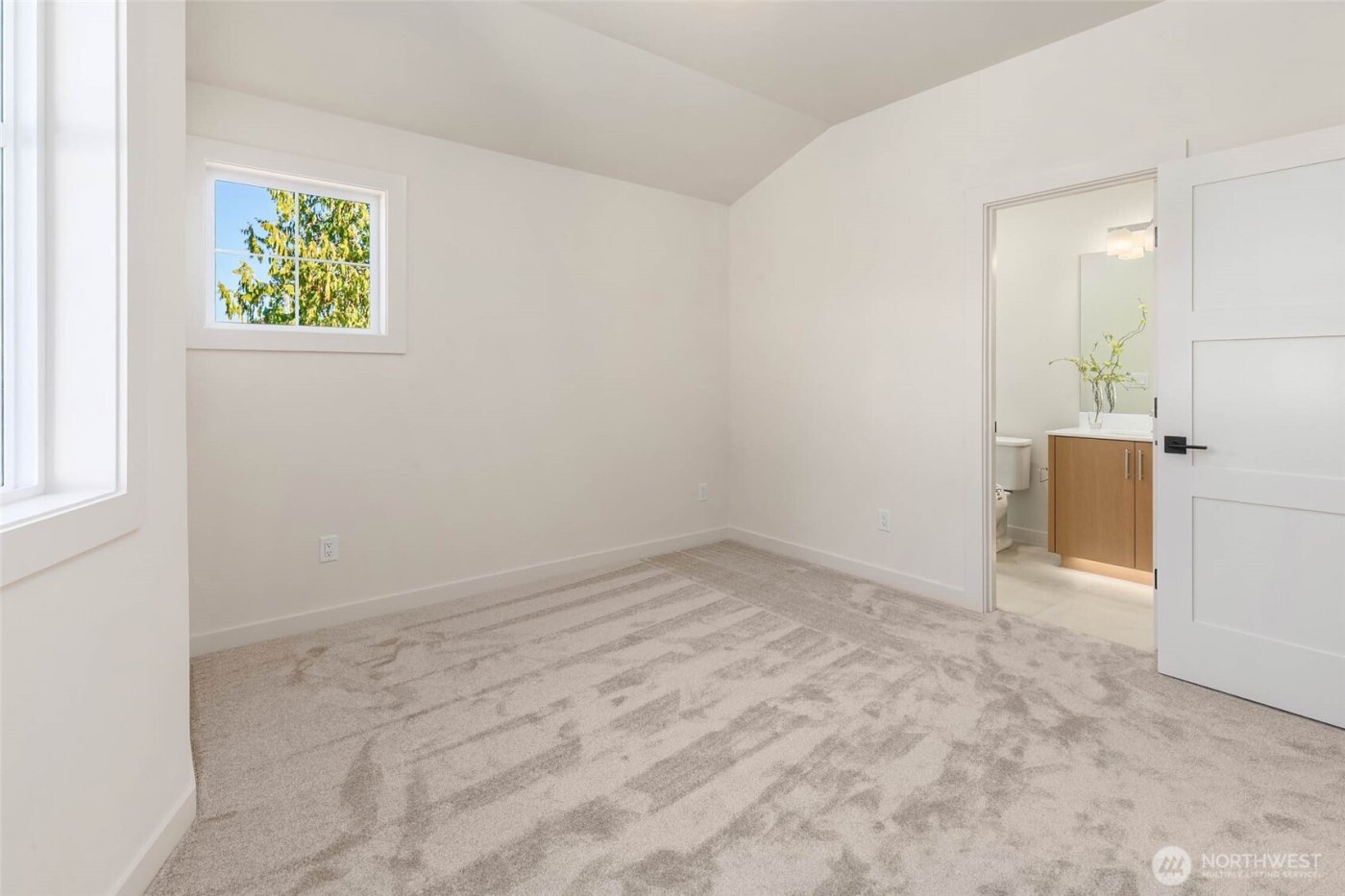 13104 NE 103RD Place , Kirkland, WA 98033