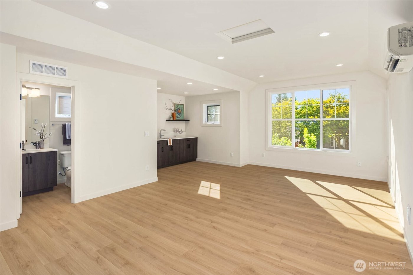 13104 NE 103RD Place , Kirkland, WA 98033