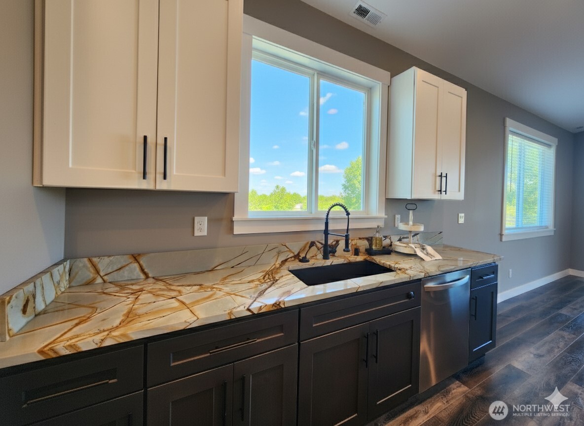 332 Cockle Street SW, Ocean Shores, WA 98569