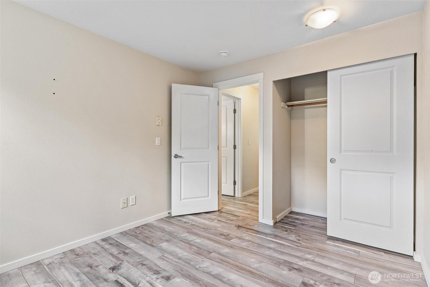 15415 35th Avenue W #F105, Lynnwood, WA 98087
