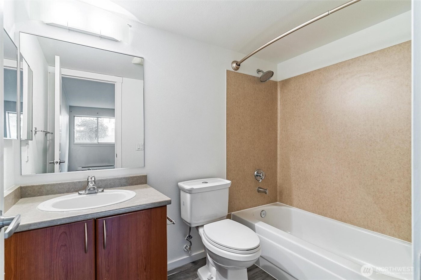15415 35th Avenue W #F105, Lynnwood, WA 98087