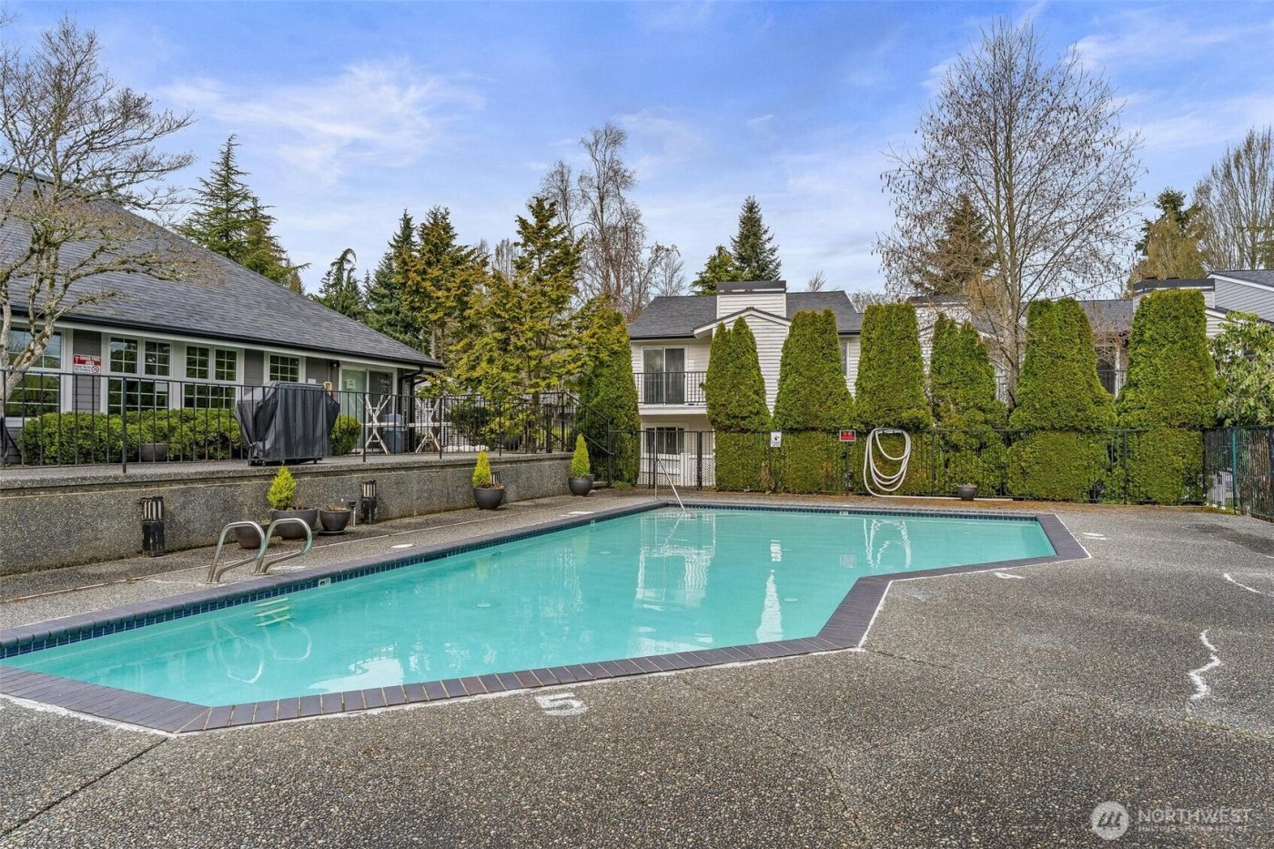 15415 35th Avenue W #F105, Lynnwood, WA 98087