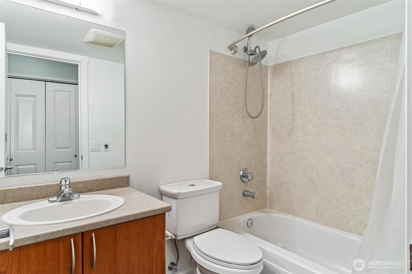 15415 35th Avenue W #F105, Lynnwood, WA 98087