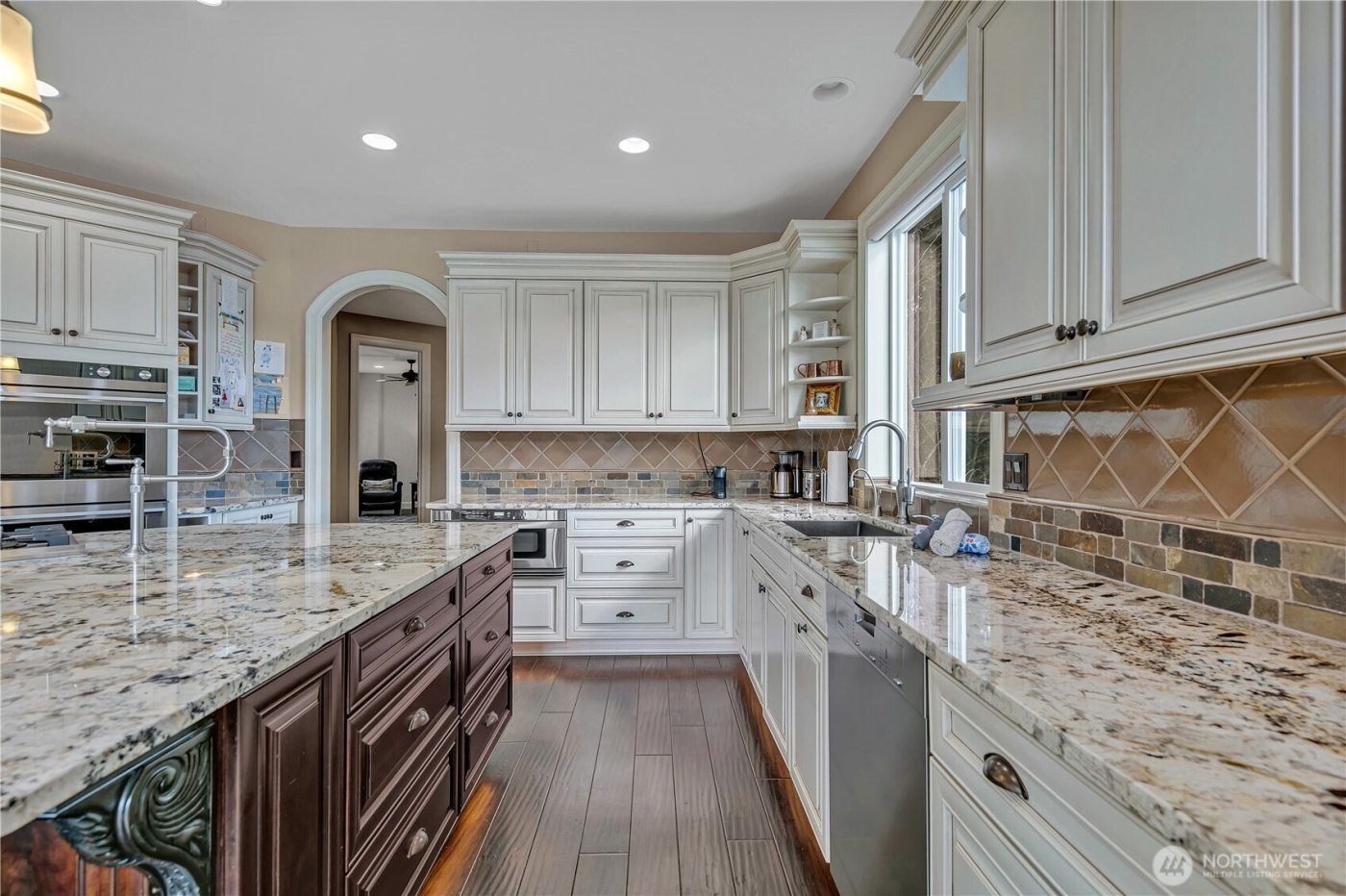 21256 39th Street Ct E, Lake Tapps, WA 98391