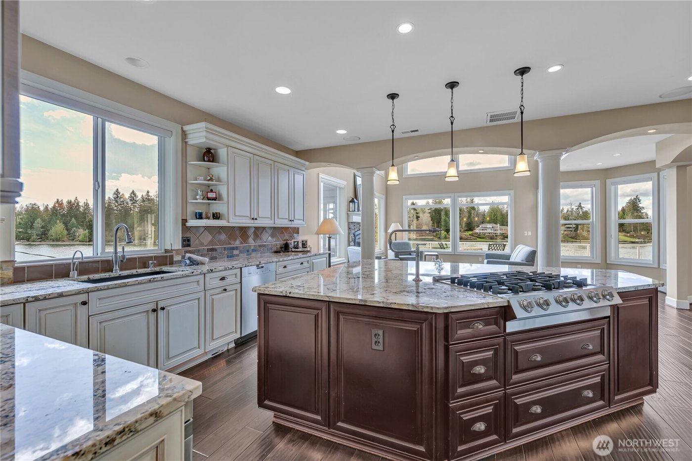 21256 39th Street Ct E, Lake Tapps, WA 98391