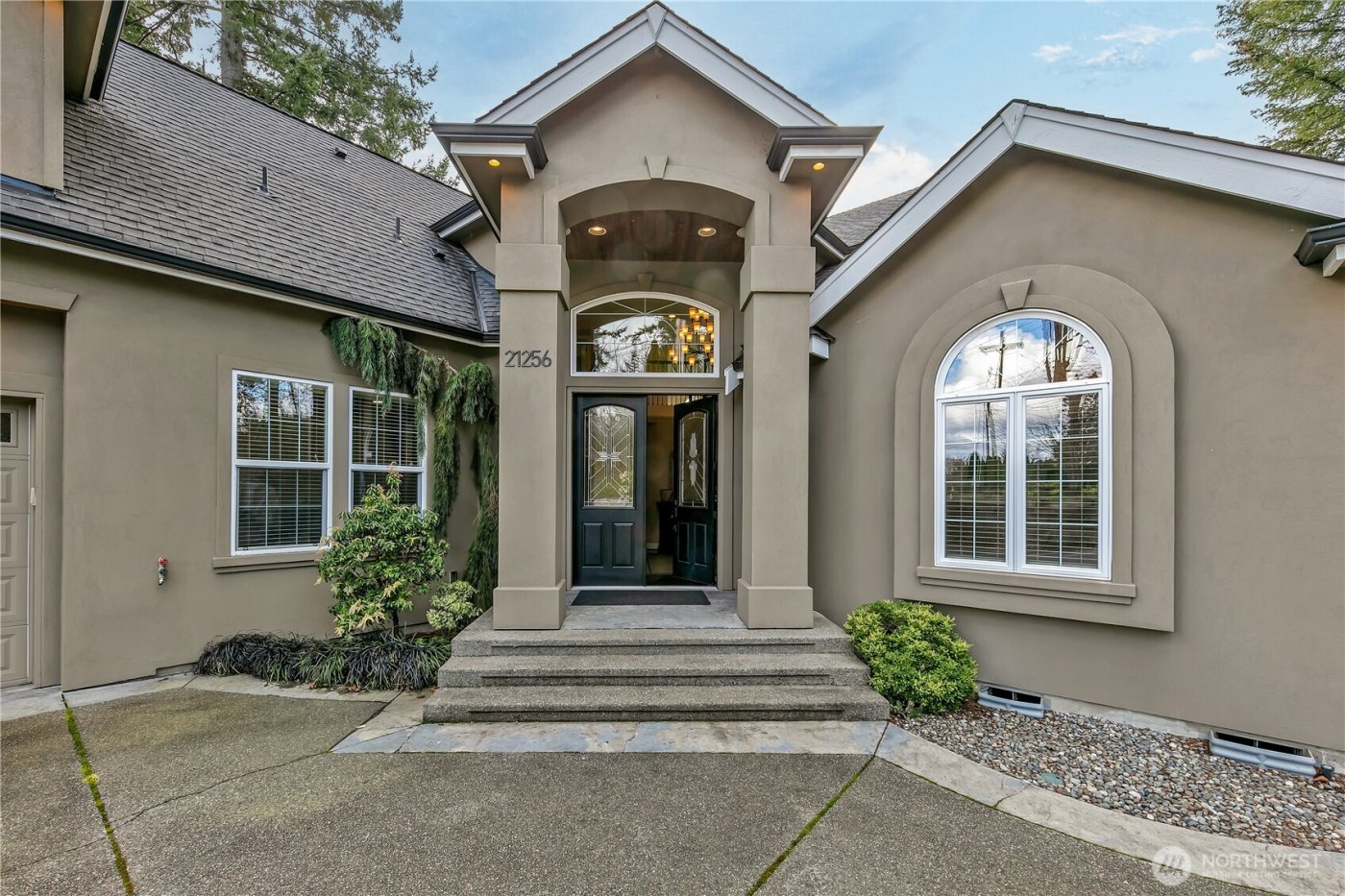 21256 39th Street Ct E, Lake Tapps, WA 98391