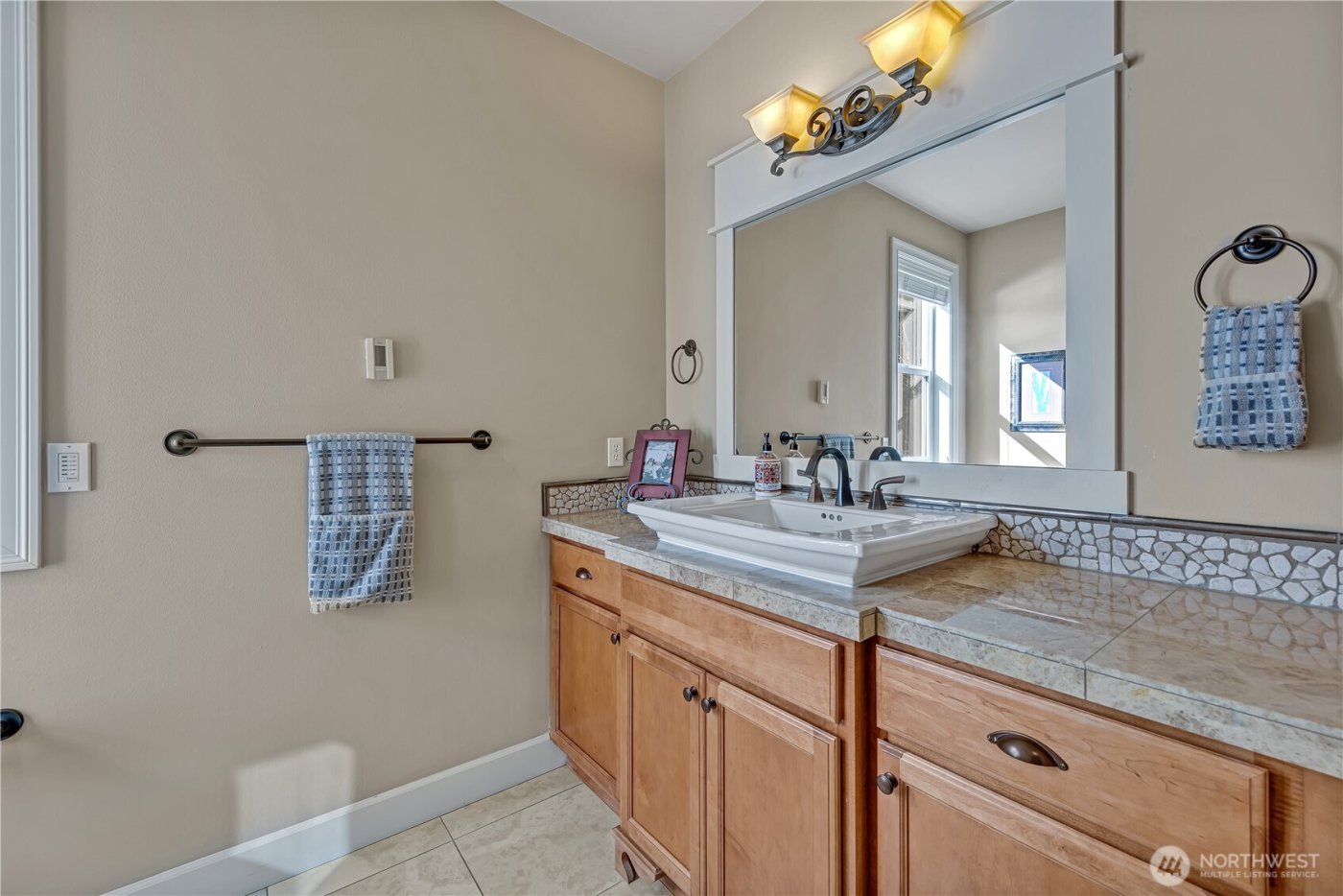 21256 39th Street Ct E, Lake Tapps, WA 98391