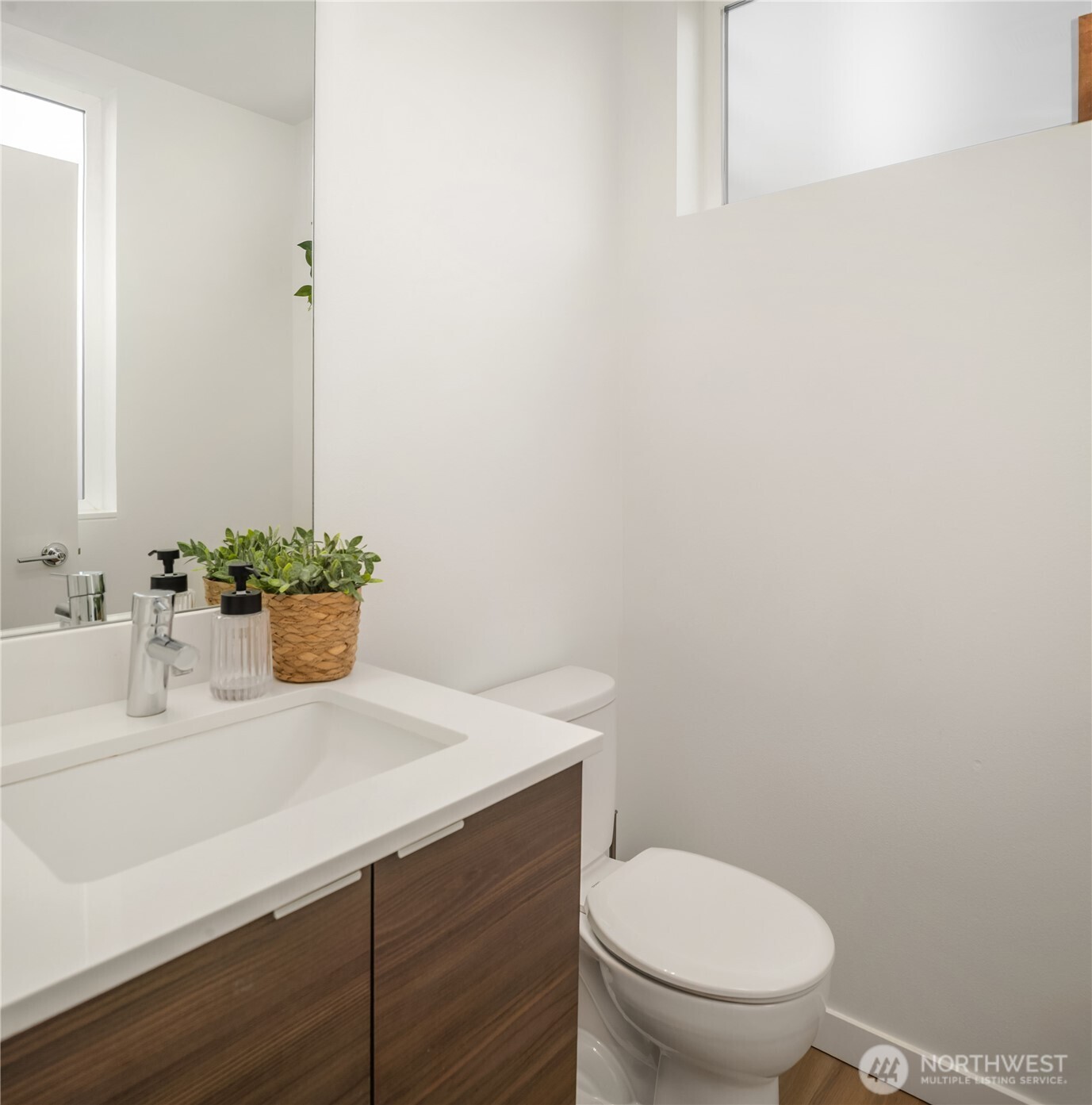 2455 Wickstrom Place SW, Seattle, WA 98116