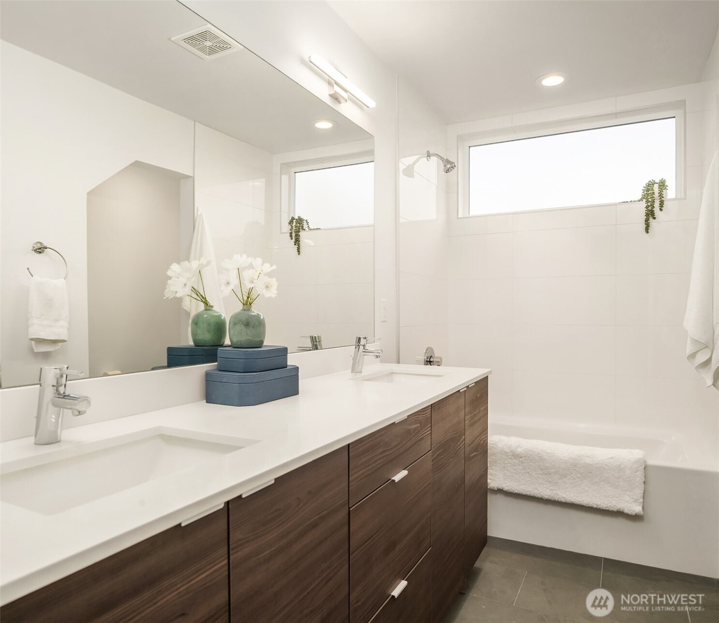 2455 Wickstrom Place SW, Seattle, WA 98116