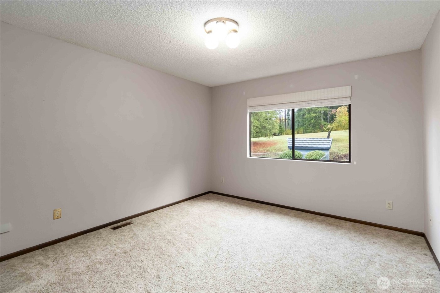 720 Abernathy Creek , Longview, WA 98632