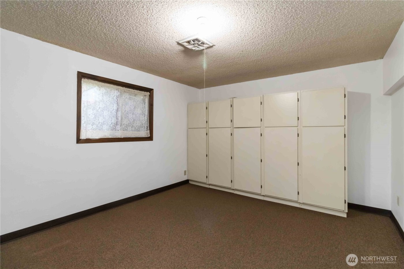 720 Abernathy Creek , Longview, WA 98632