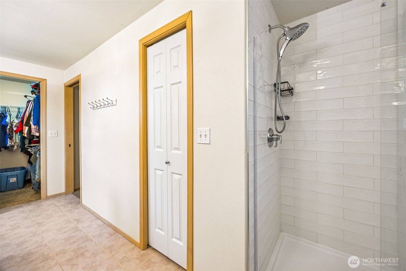 7503 Village Dr , Sumner, WA 98390