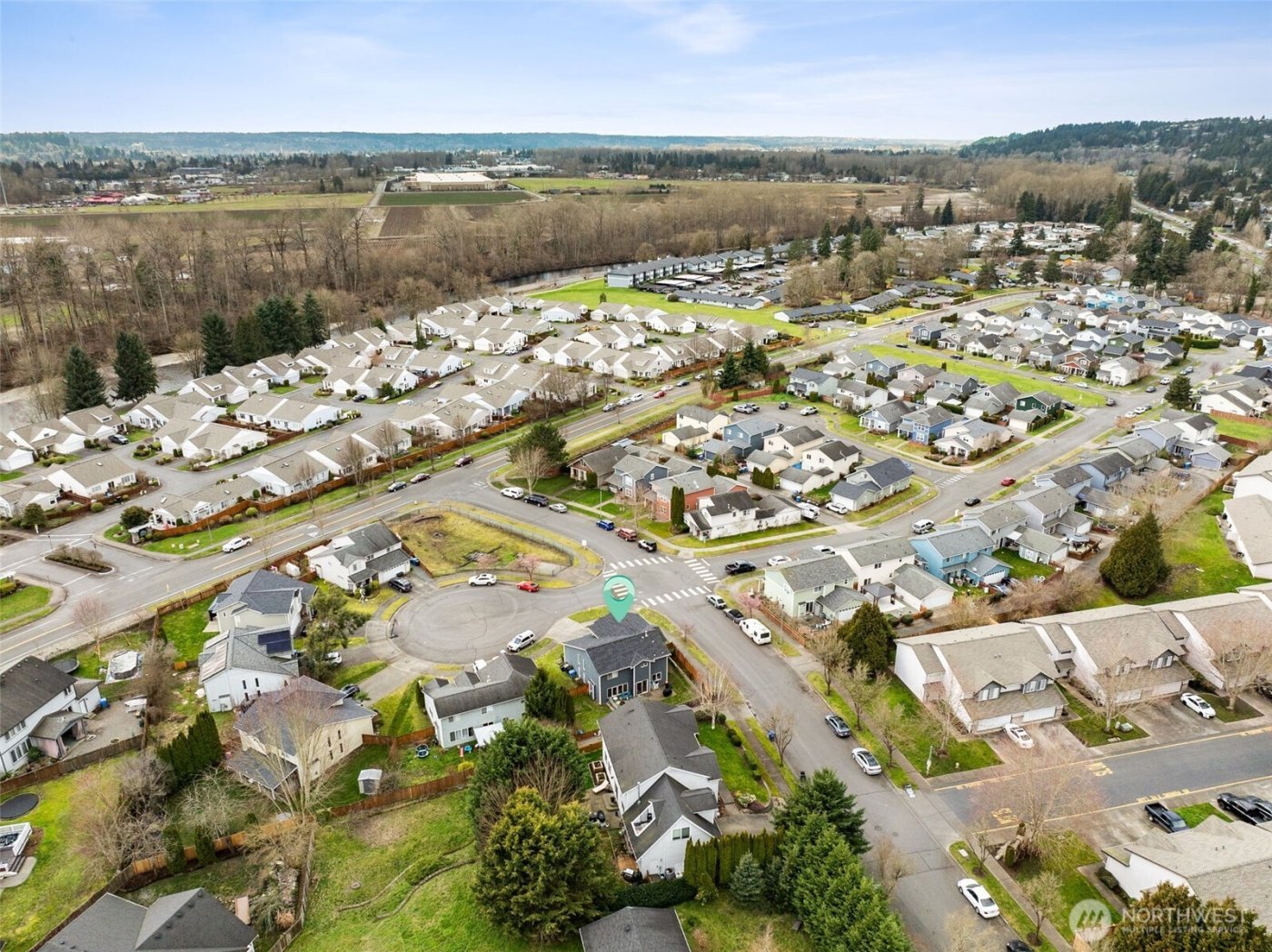 7503 Village Dr , Sumner, WA 98390