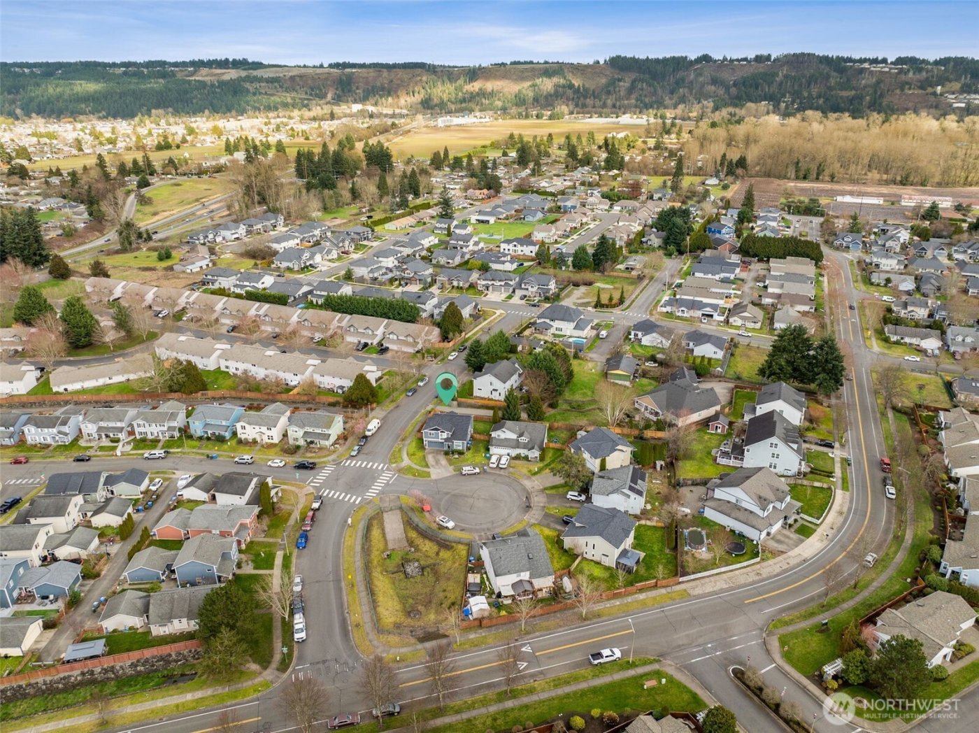 7503 Village Dr , Sumner, WA 98390