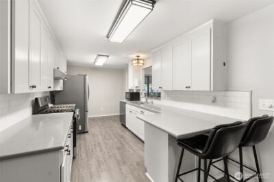 725 W Wyandotte Avenue , Shelton, WA 98584 - Photo 4