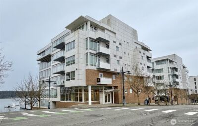 390 Washington Avenue , Bremerton, WA 98337