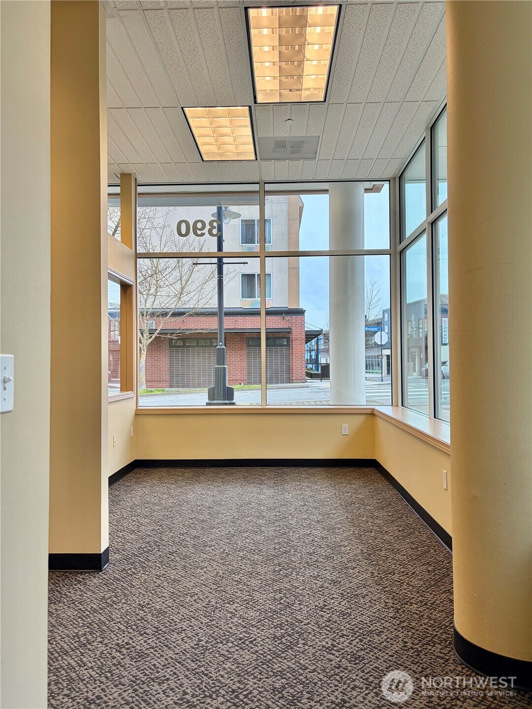 390 Washington Avenue , Bremerton, WA 98337