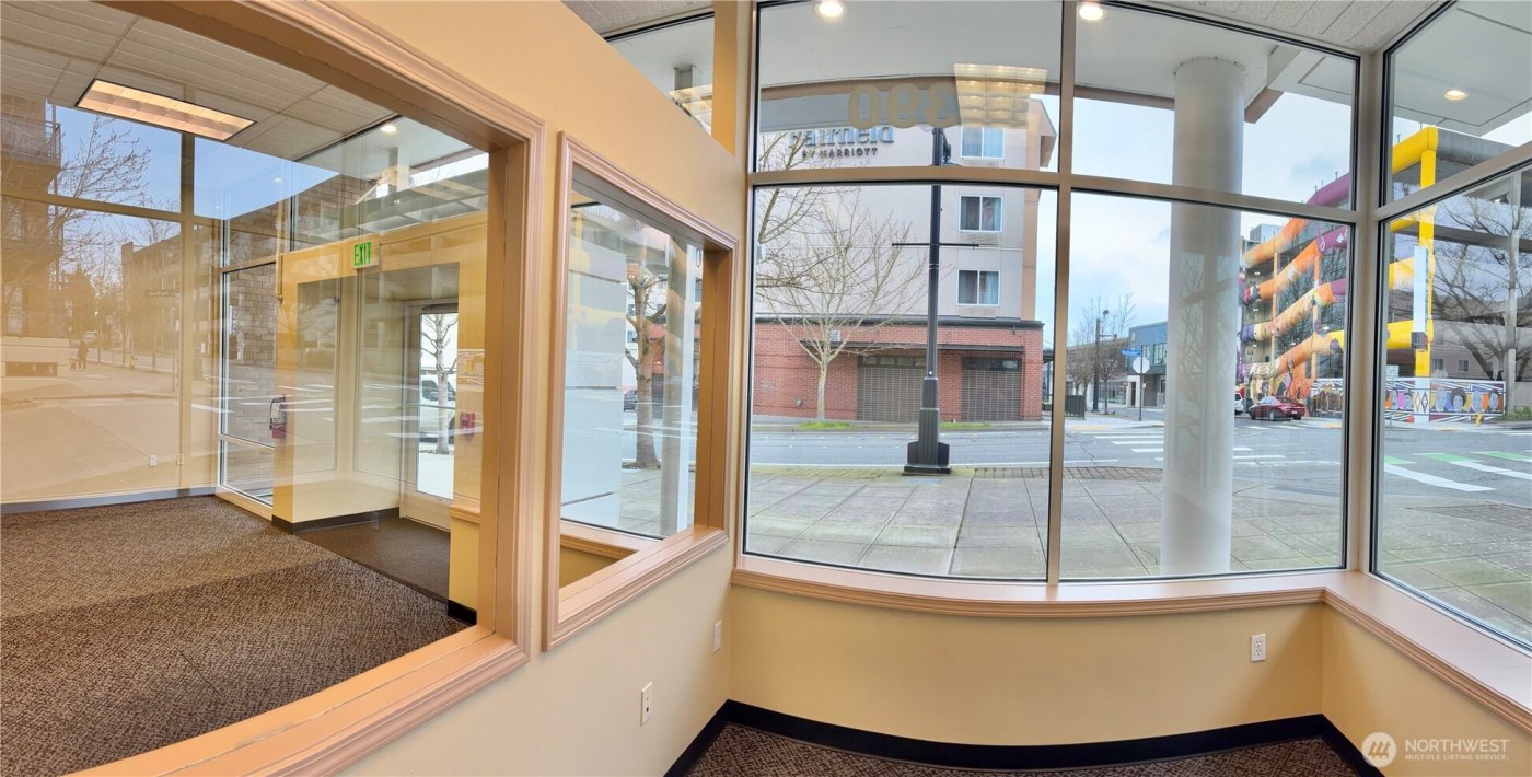 390 Washington Avenue , Bremerton, WA 98337