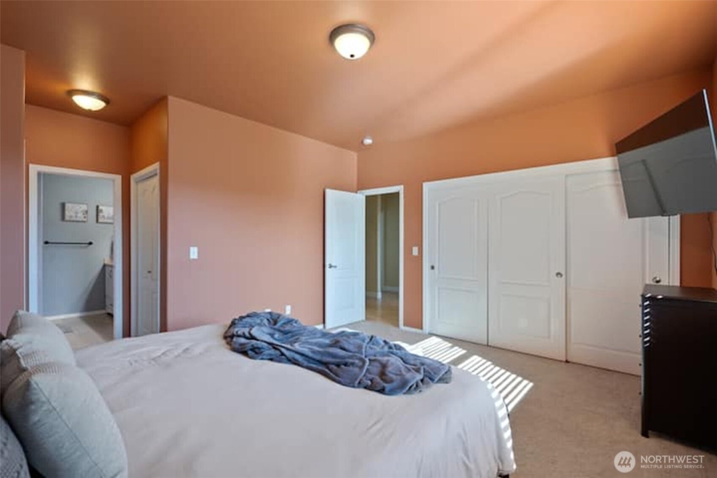 2500 Redwood Avenue , Longview, WA 98632