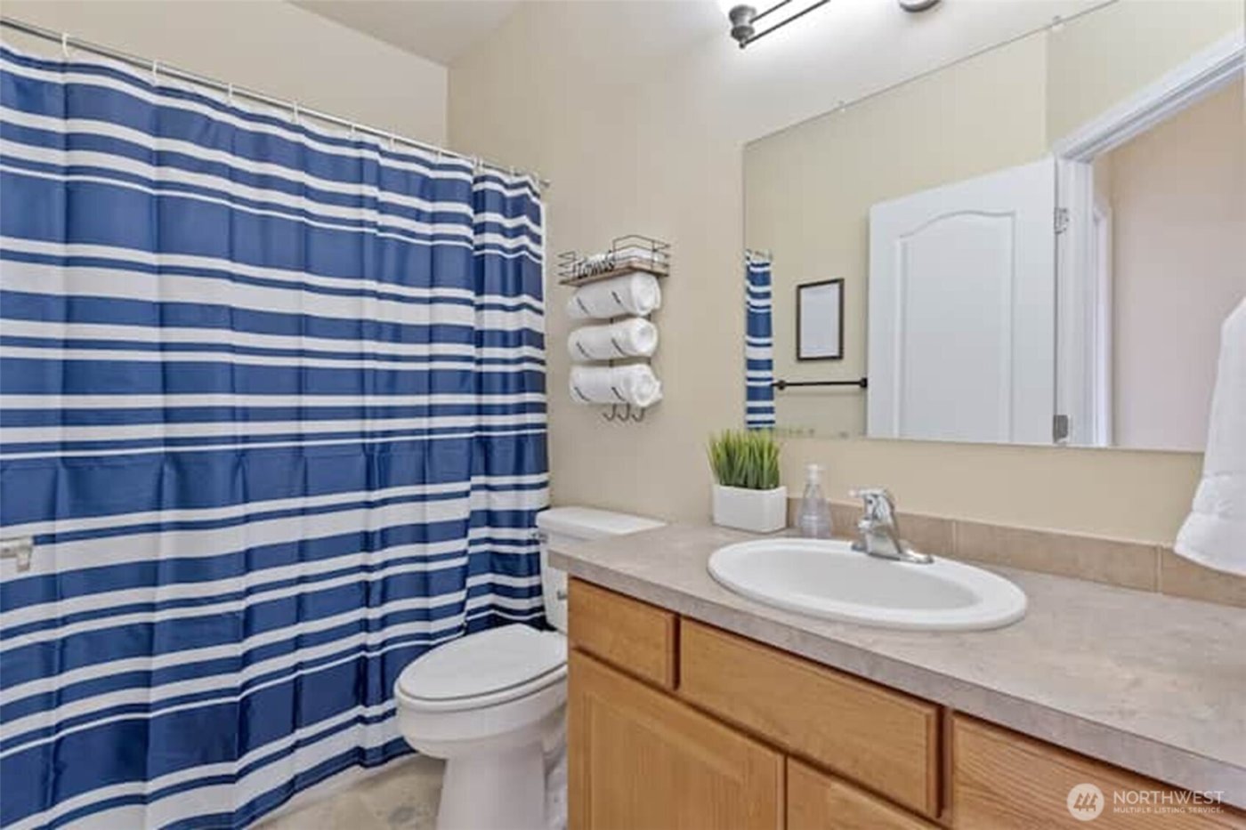 2500 Redwood Avenue , Longview, WA 98632