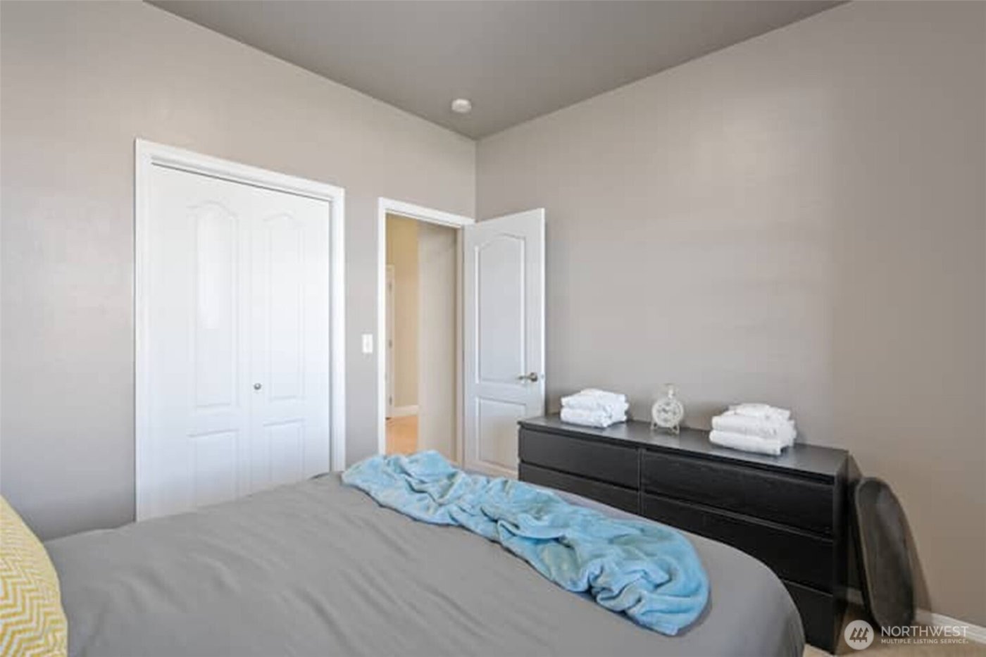 2500 Redwood Avenue , Longview, WA 98632