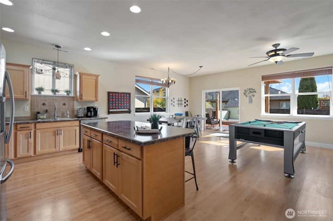 2500 Redwood Avenue , Longview, WA 98632