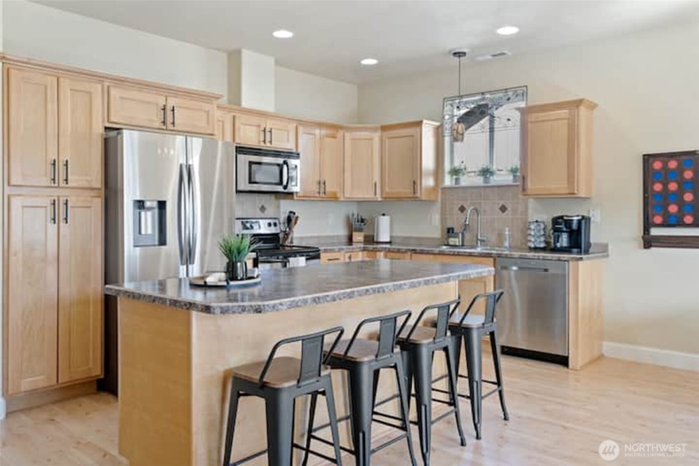 2500 Redwood Avenue , Longview, WA 98632