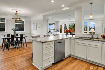 922 Nob Hill Avenue N, Seattle, WA 98109 - Photo 11