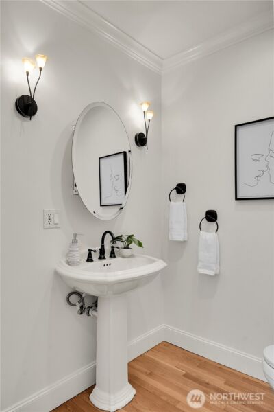 922 Nob Hill Avenue N, Seattle, WA 98109 - Photo 19